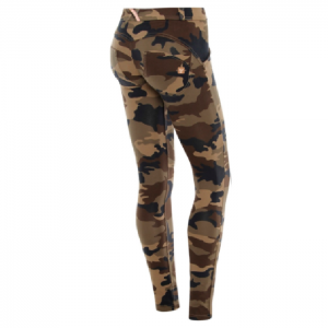 SKINNY- TALLE REGULAR- EFECTO CAMUFLAJE- MARRÓN